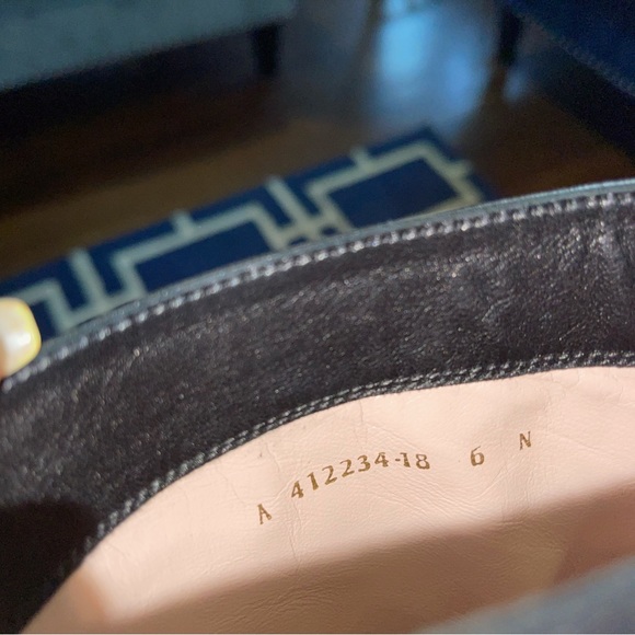 Boots Stuart weitzman size 6.5 missing a zipper pull on one boot - Picture 4 of 5